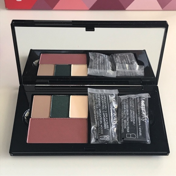 MARY KAY Limited Edition Gift Box - Brand New - Picture 6 of 16